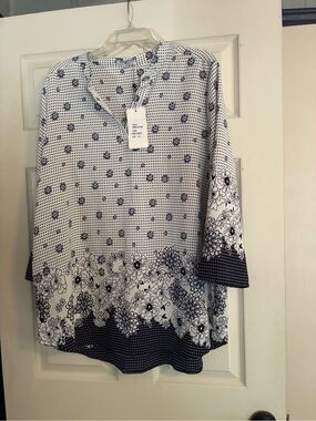 Women's 2xl Navy and White Floral Border Tunic - Soft V-Notch Neck